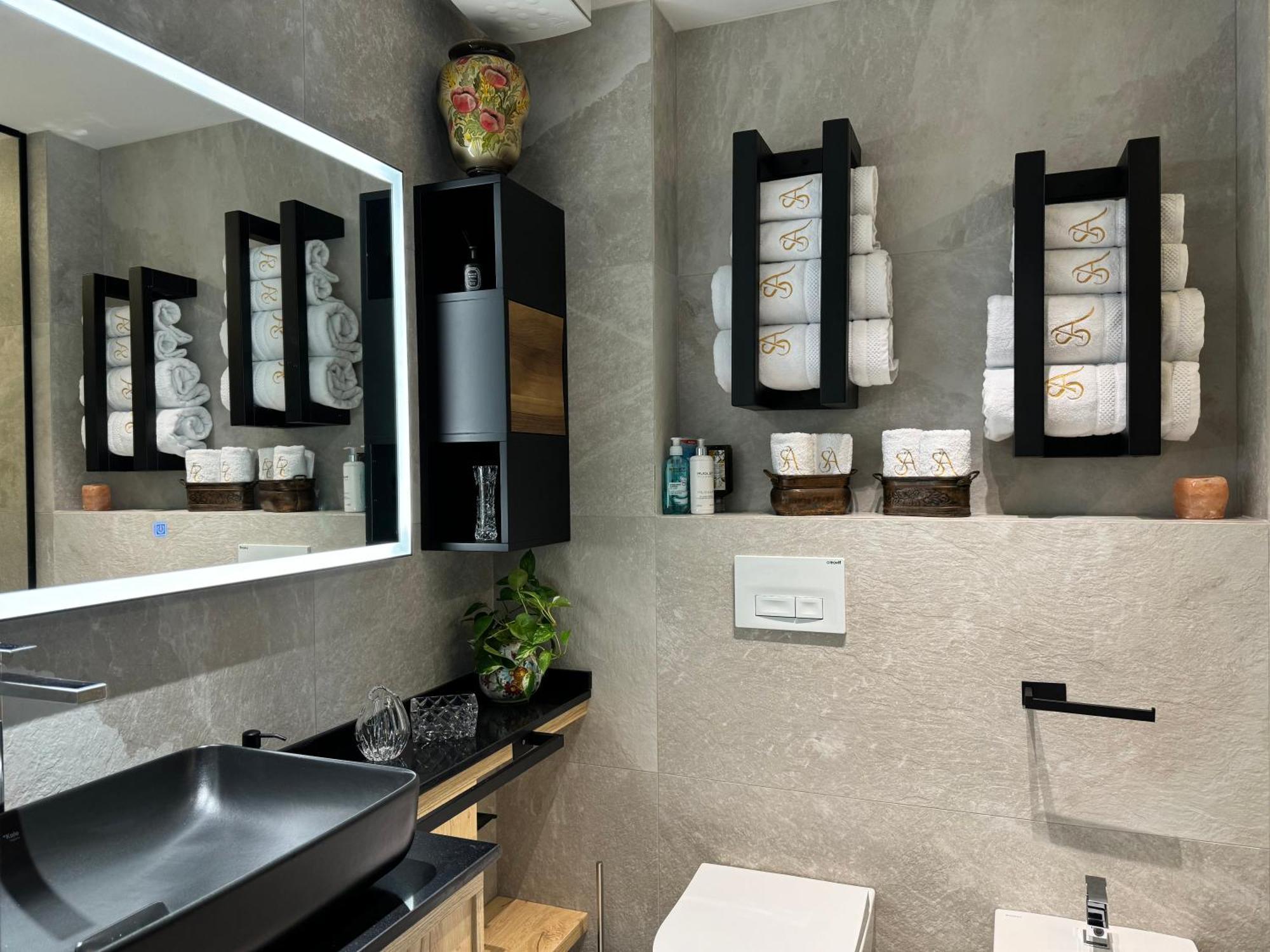"Superattico" - Central Tirana Gorgeous Penthouse, Free Parking Luaran gambar