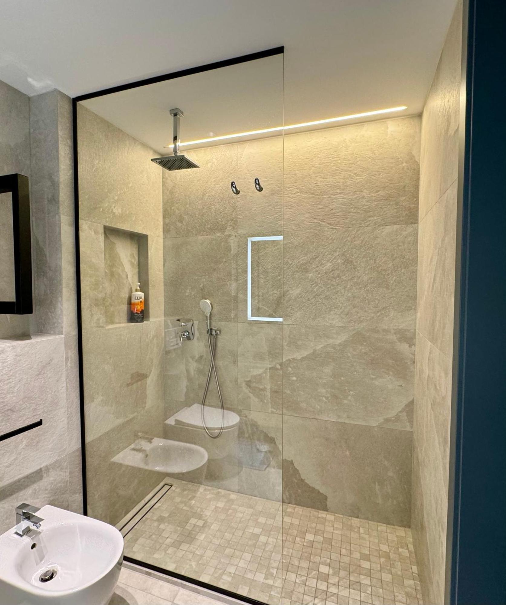 "Superattico" - Central Tirana Gorgeous Penthouse, Free Parking Luaran gambar